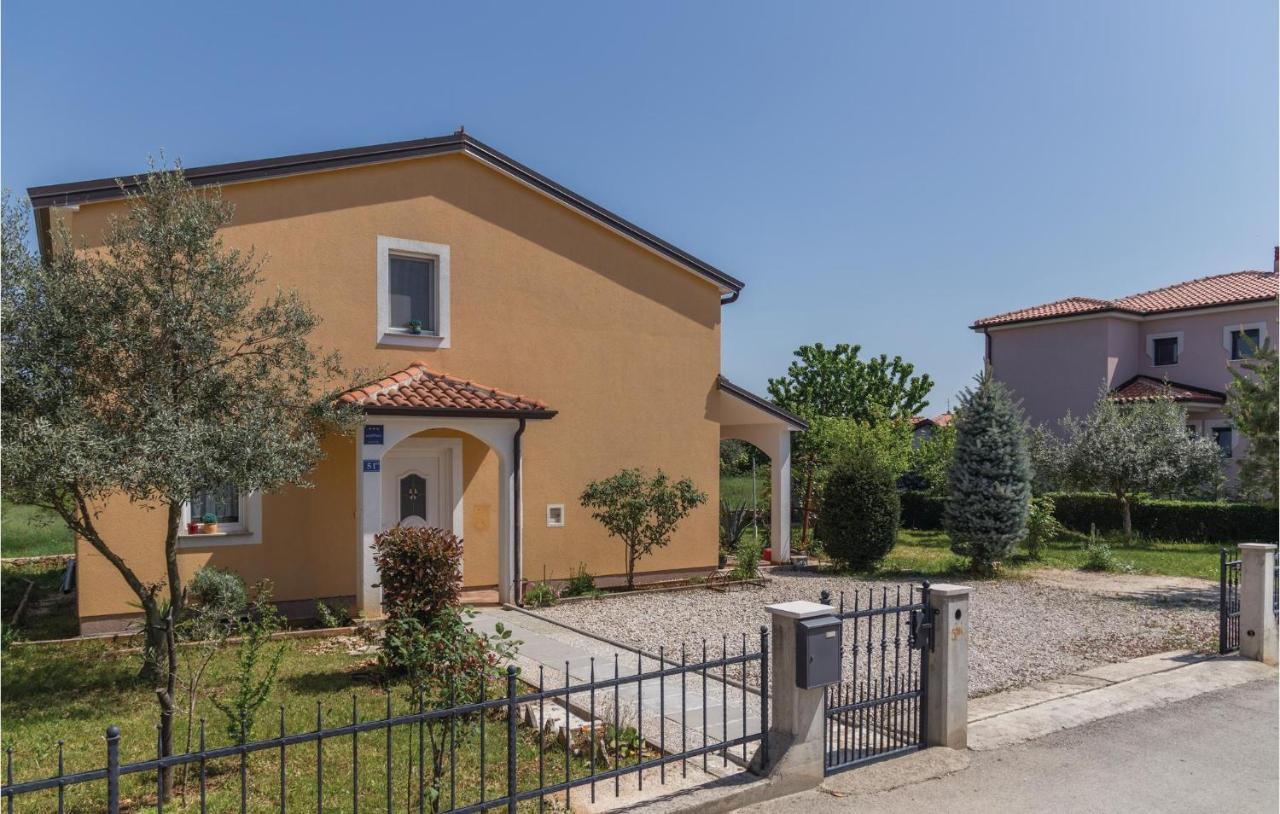 Nice Apartment In Kastel With Kitchen Exterior foto